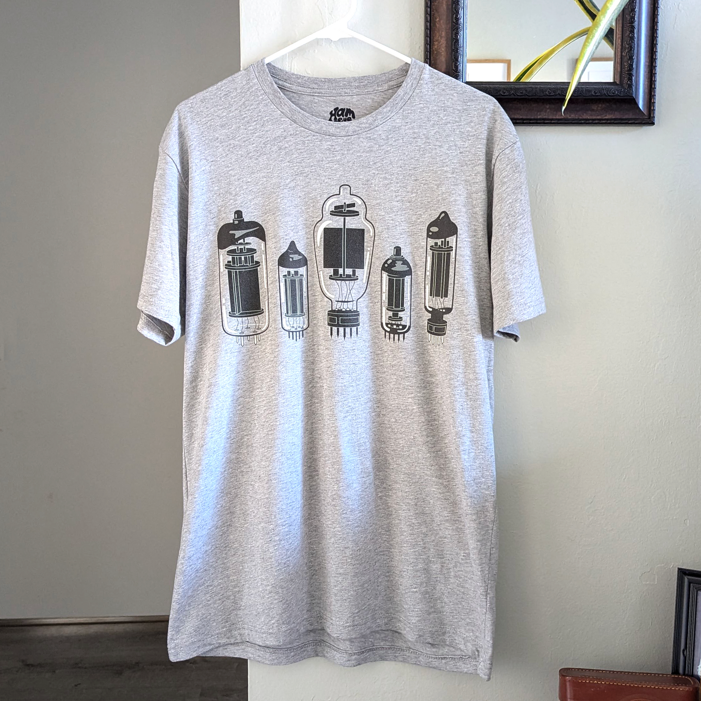 Vacuum Tube Set Unisex Cotton Crew Tee